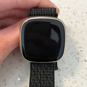 Fitbit Versa 3 in Gold